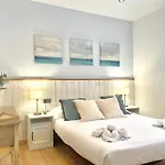 Cozy 7p With Terrace Lägenhet *