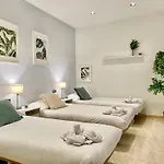 Cozy 7p With Terrace Barcelona