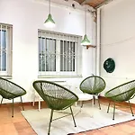 Lägenhet Cozy 7p With Terrace Barcelona