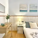 Cozy 7p With Terrace Lägenhet Barcelona